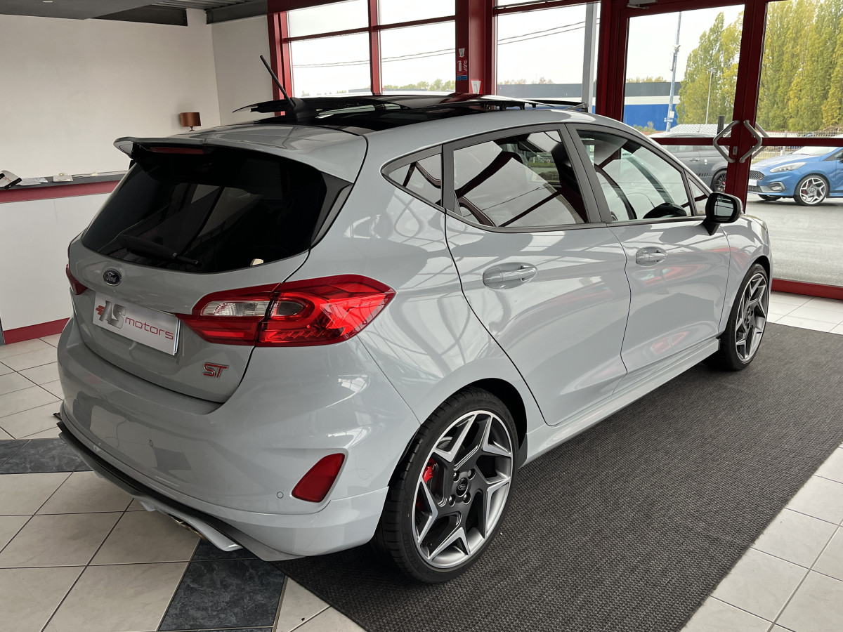 FORD FIESTA ST 1,5 200 PACK PERFORMANCE TOIT PANO  GPS  APPLE CARPLAY FULL LED BLUETOOTH HIFI B&O REGULATEUR PACK HIVER ETAT NEUF