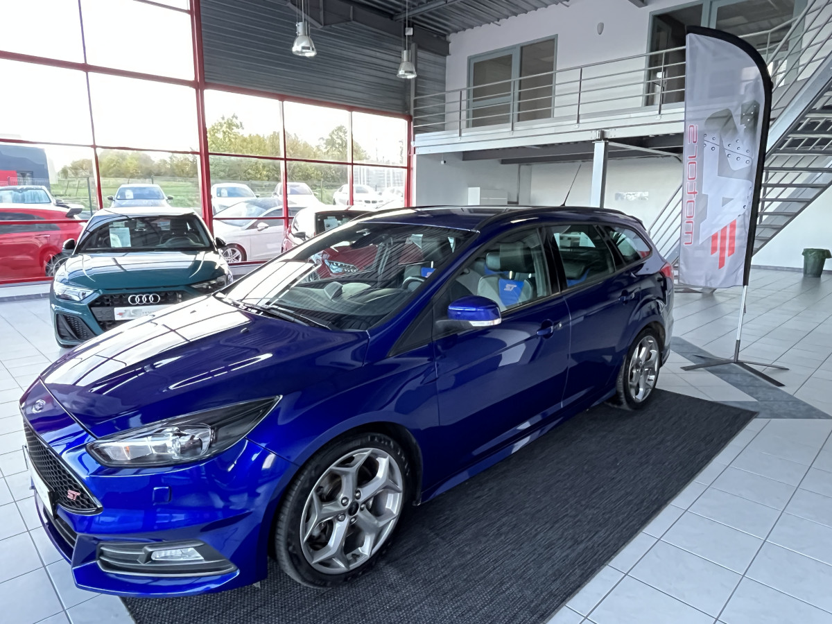 FORD FOCUS SW 2,0 TDCI 185 ST GPS SONY KEYLESS BI-XENON PACK HIVER SIEGES RECARO APPLE CARPLAY REGULATEUR EXCELLENT ETAT