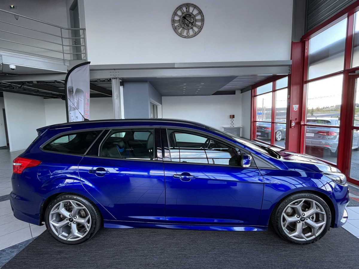 FORD FOCUS SW 2,0 TDCI 185 ST GPS SONY KEYLESS BI-XENON PACK HIVER SIEGES RECARO APPLE CARPLAY REGULATEUR EXCELLENT ETAT