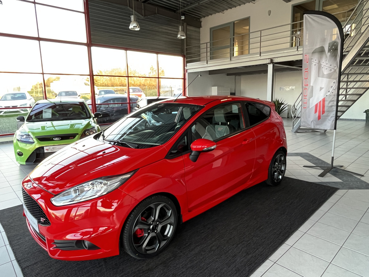 FORD FIESTA ST 1,6 182 PACK PERF GPS REGULATEUR KEYLESS SONY PACK HIVER BLUETOOTH EXCELLENT ETAT