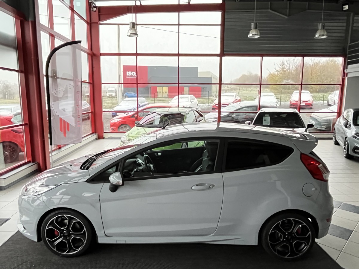 FORD FIESTA ST 1,6 200 EDITION LIMITED PACK PERF GPS SONY BLUETOOTH RECARO PACK HIVER EXCELLENT ETAT