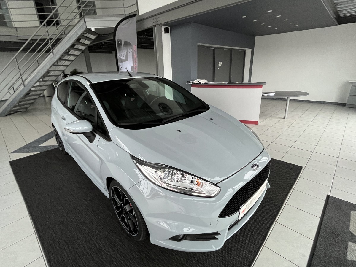 FORD FIESTA ST 1,6 200 EDITION LIMITED PACK PERF GPS SONY BLUETOOTH RECARO PACK HIVER EXCELLENT ETAT