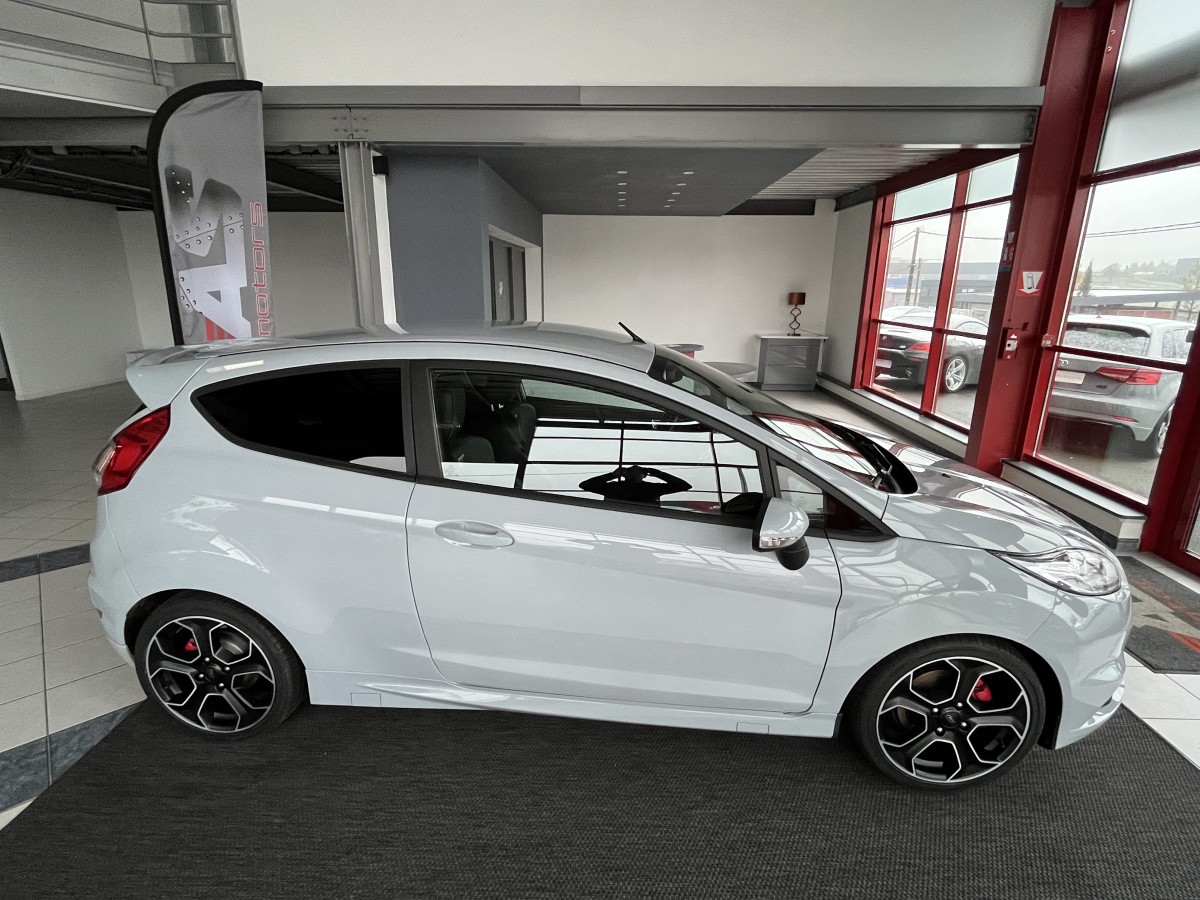 FORD FIESTA ST 1,6 200 EDITION LIMITED PACK PERF GPS SONY BLUETOOTH RECARO PACK HIVER EXCELLENT ETAT