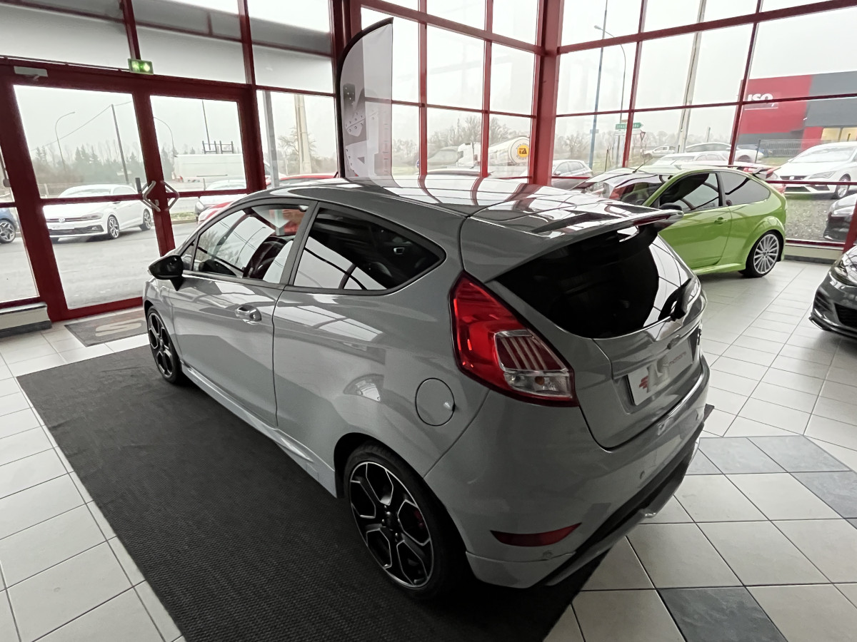 FORD FIESTA ST 1,6 200 EDITION LIMITED PACK PERF GPS SONY BLUETOOTH RECARO PACK HIVER EXCELLENT ETAT