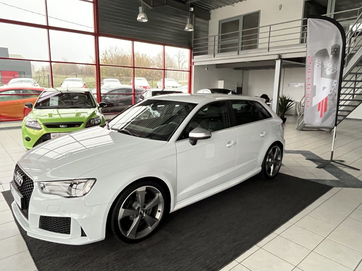 AUDI RS3 SPORTBACK 2,5 TFSI 367 S-TRONIC 7 QUATTRO GPS FULL LED  ECHAPPEMENT RS REGULATEUR ADAPTATIF JANTES ROTOR AUDI DRIVE SELECT EXCELLENT ETAT