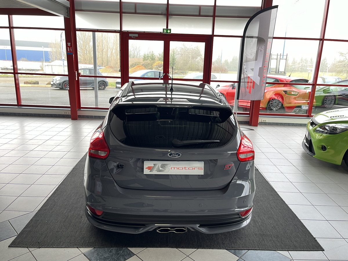 FORD FOCUS ST 2,0 250 PACK PERF GPS CAMERA REGULATEUR HIFI SONY PACK HIVER RECARO CUIR BI-XENON KEYLESS  EXCELLENT ETAT