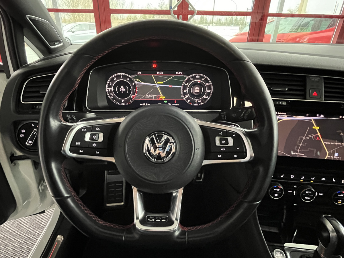 VOLKSWAGEN GOLF 7 2,0 TSI 245 PERFORMANCE  TOIT PANORAMIQUE CARPLAY GPS CAMERA ACC DCC HIFI DYNAUDIO KEYLESS FULL LED FULL CUIR JANTES BRESCIA DIGITAL COCKPIT ETAT NEUF