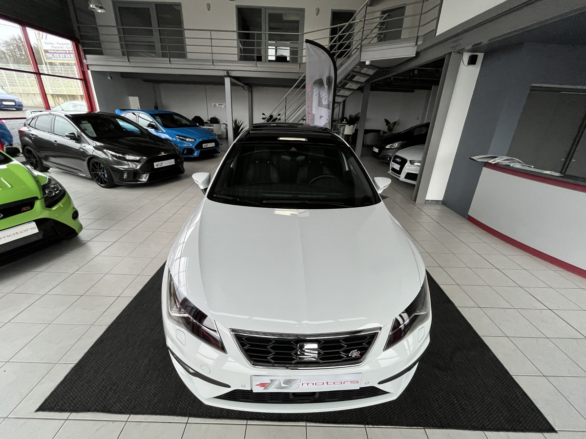 SEAT LEON FR 1,5 TSI 150 TOIT PANORAMIQUE GPS  APPLE CARPLAY REGULATEUR DIGITAL KEYLESS COCKPIT FULL LED APPLE CARPLAY ETAT NEUF