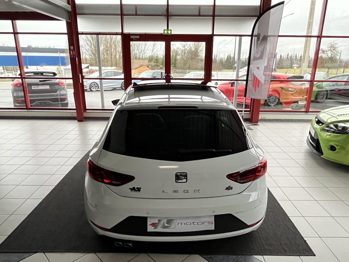 SEAT LEON FR 1,5 TSI 150 TOIT PANORAMIQUE GPS  APPLE CARPLAY REGULATEUR DIGITAL KEYLESS COCKPIT FULL LED APPLE CARPLAY ETAT NEUF