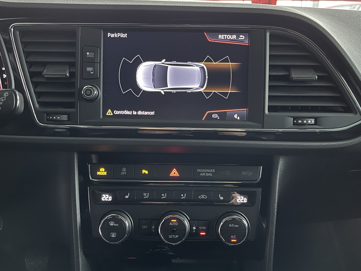 SEAT LEON FR 1,5 TSI 150 TOIT PANORAMIQUE GPS  APPLE CARPLAY REGULATEUR DIGITAL KEYLESS COCKPIT FULL LED APPLE CARPLAY ETAT NEUF