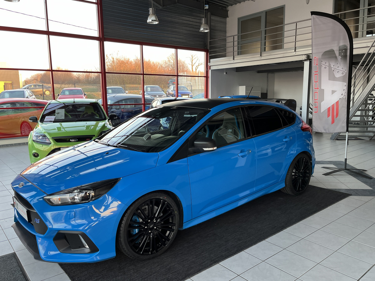 FORD FOCUS RS 2,3 350 4X4 BLUE AND BLACK EDITION PERFORMANCE GPS CAMERA  APPLE CAR PLAY HIFI SONY KEYLESS REGULATEUR FEUX BI-XENON EXCELLENT ETAT