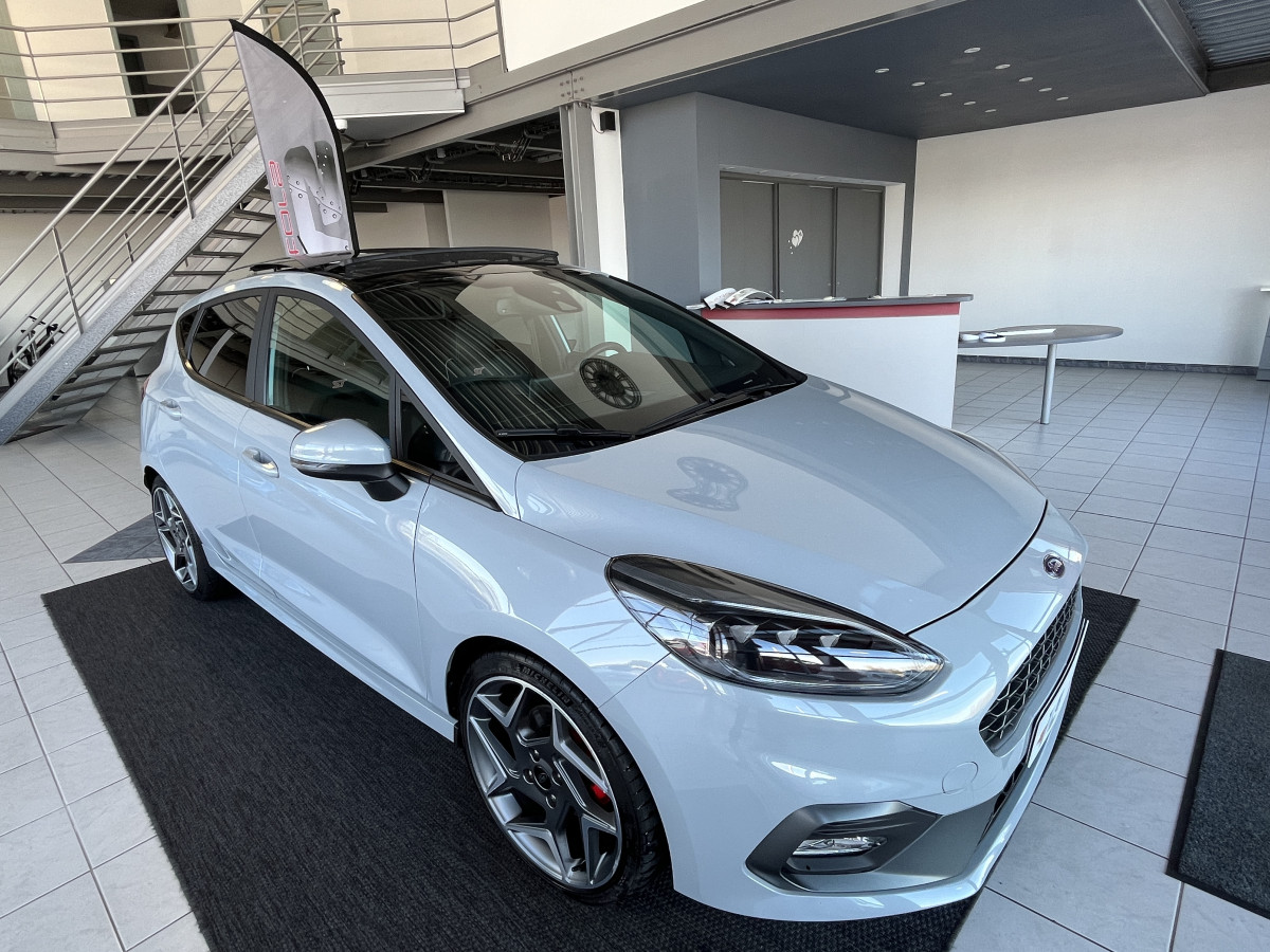 FORD FIESTA ST 1,5 200 PACK PERFORMANCE TOIT PANO  GPS CAMERA  KEYLESS  ECHAPPEMENT MILLTEK APPLE CARPLAY FULL LED BLUETOOTH HIFI B&O REGULATEUR FULL OPTIONS