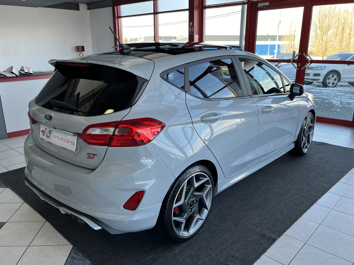 FORD FIESTA ST 1,5 200 PACK PERFORMANCE TOIT PANO  GPS CAMERA  KEYLESS  ECHAPPEMENT MILLTEK APPLE CARPLAY FULL LED BLUETOOTH HIFI B&O REGULATEUR FULL OPTIONS