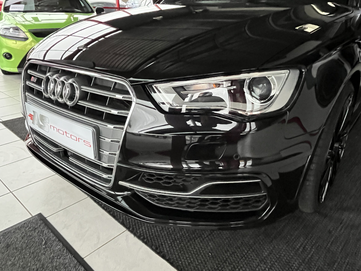 AUDI S3 SPORTBACK  2,0 TFSI 300 DSG6 QUATTRO TOIT PANORAMIQUE GPS CAMERA REGULATEUR ADAPTATIF DRIVE SELECT MAGNETIC RIDE BI- XENON PARK ASSIST XENON KEYLESS EXCELLENT ETAT