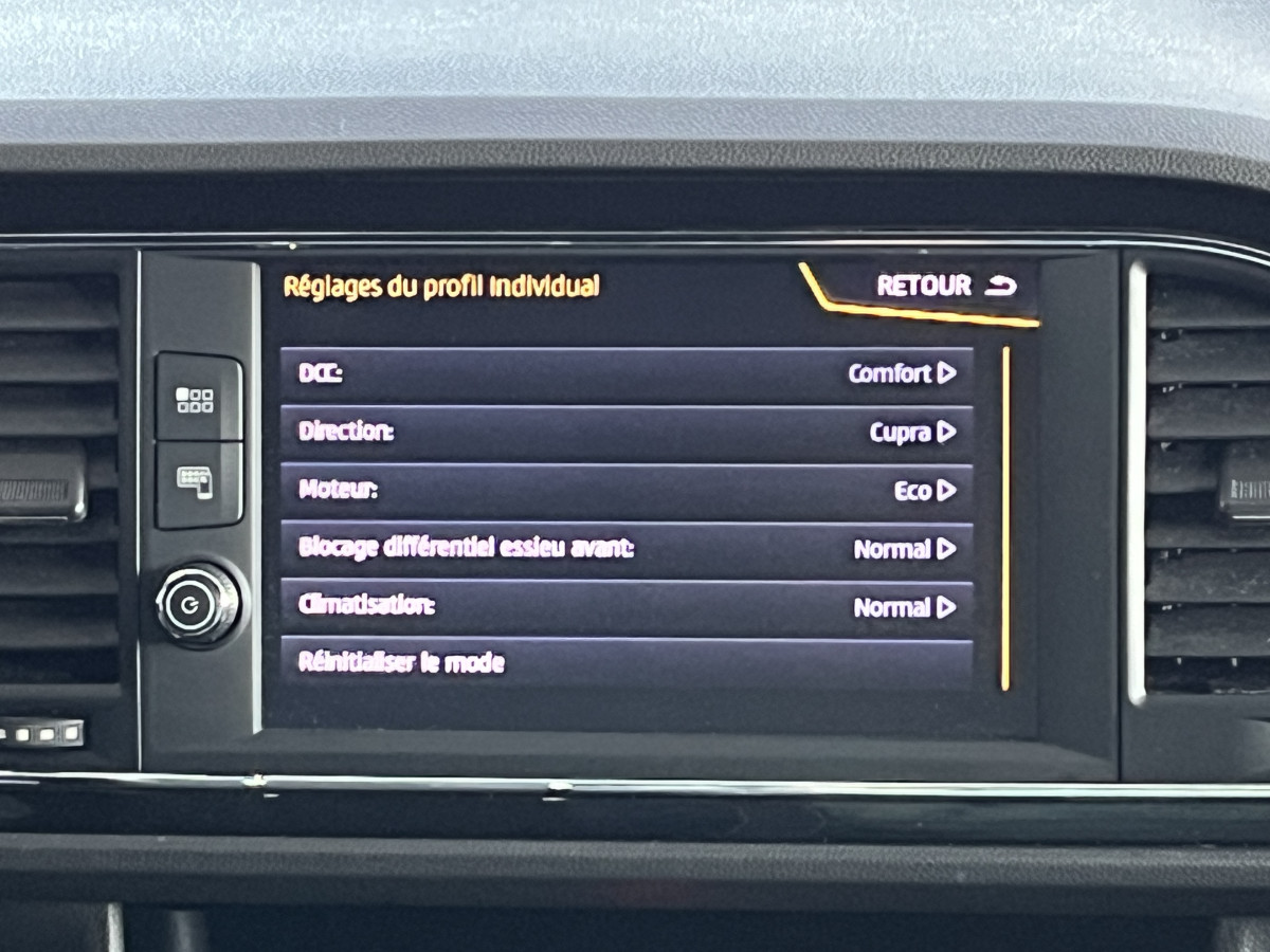 SEAT LEON CUPRA 2,0 TSI 300 DSG6 GPS ACC DCC APPLE CARPLAY  FULL LED DIGITAL COCKPIT  ETAT NEUF