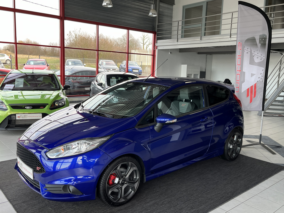 FORD FIESTA ST 1,6 182 FULL OPTIONS PACK PERF GPS CAMERA REGULATEUR KEYLESS SONY RECARO PARK PILOT PACK HIVER ETAT NEUF