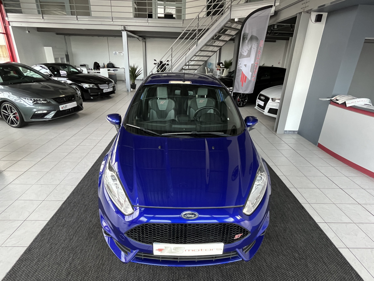 FORD FIESTA ST 1,6 182 FULL OPTIONS PACK PERF GPS CAMERA REGULATEUR KEYLESS SONY RECARO PARK PILOT PACK HIVER ETAT NEUF