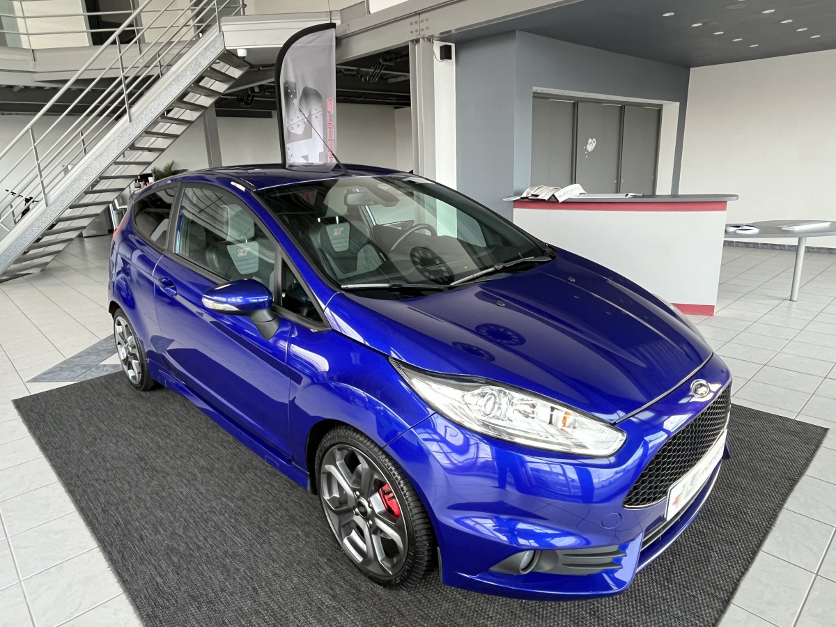 FORD FIESTA ST 1,6 182 FULL OPTIONS PACK PERF GPS CAMERA REGULATEUR KEYLESS SONY RECARO PARK PILOT PACK HIVER ETAT NEUF