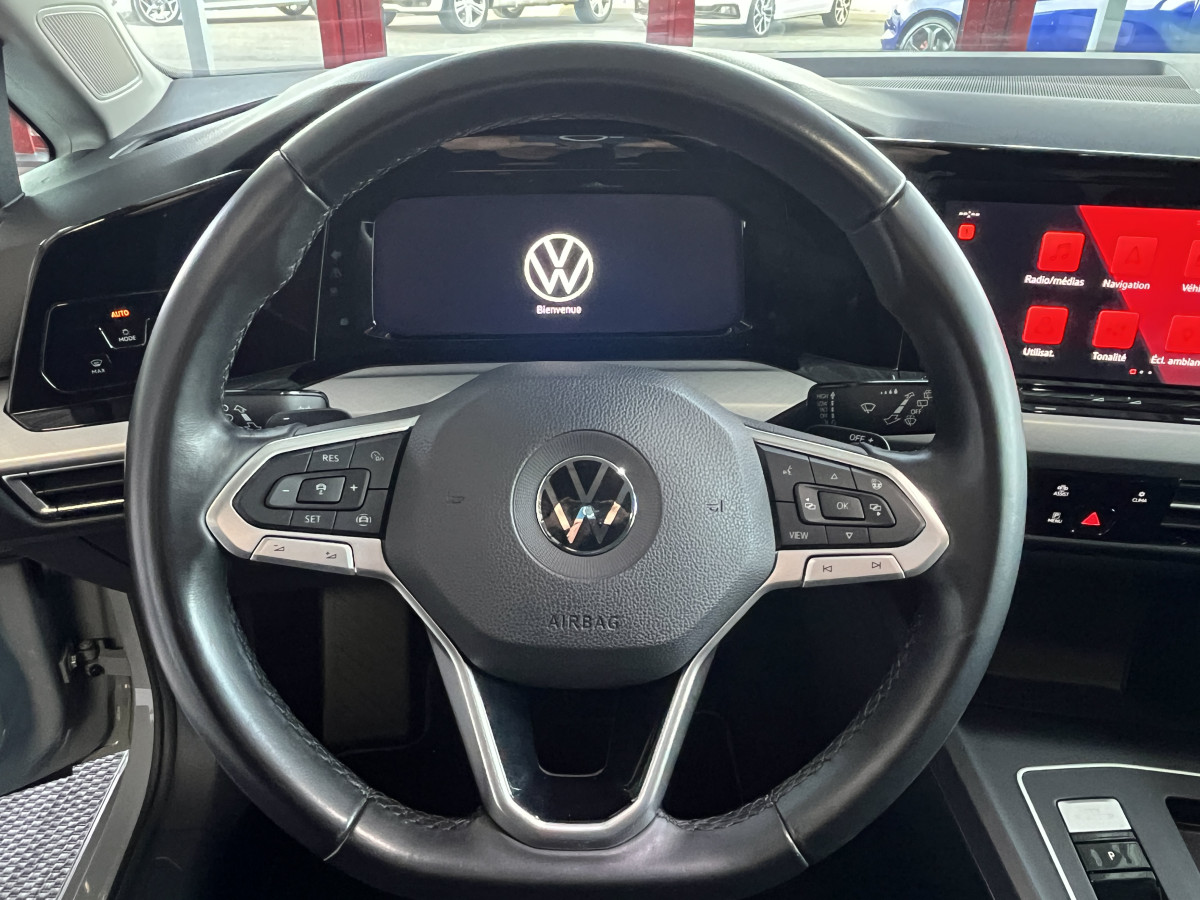 VW GOLF 8 TDI 2,0 TDI 150 LIFE DSG7 GPS REGULATEUR CARPLAY FULL LED KEYLESS JANTE ALU 18 EXCELLENT ETAT