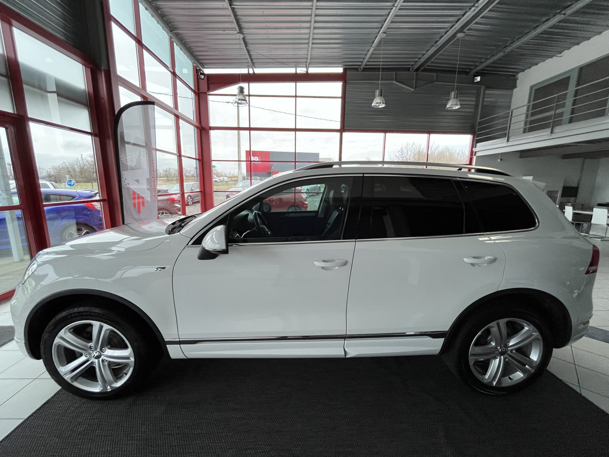 VOLKSWAGEN TOUAREG 3,0 V6 TDI 245 BVA8 FULL R-LINE EXCLUSIVE 4MOTION TOIT PANO GPS CAMERA ATTELACHE BI-XENON FULL OPTIONS EXCELLENT ETAT