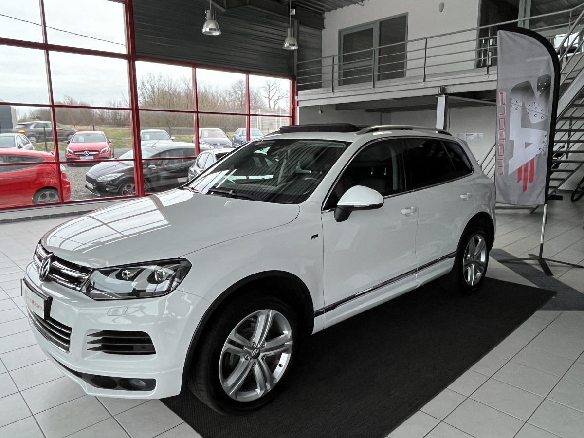 VOLKSWAGEN TOUAREG 3,0 V6 TDI 245 BVA8 FULL R-LINE EXCLUSIVE 4MOTION TOIT PANO GPS CAMERA ATTELACHE BI-XENON FULL OPTIONS EXCELLENT ETAT