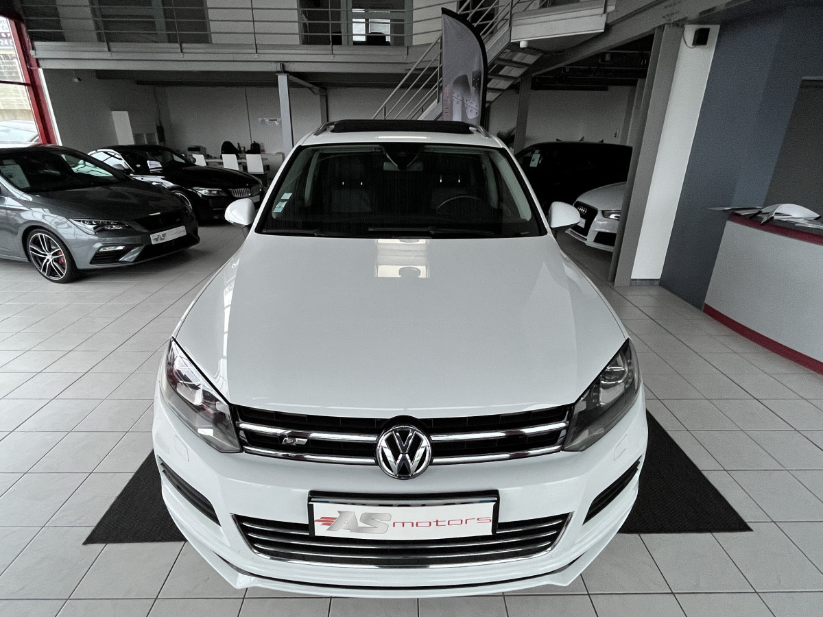 VOLKSWAGEN TOUAREG 3,0 V6 TDI 245 BVA8 FULL R-LINE EXCLUSIVE 4MOTION TOIT PANO GPS CAMERA ATTELACHE BI-XENON FULL OPTIONS EXCELLENT ETAT