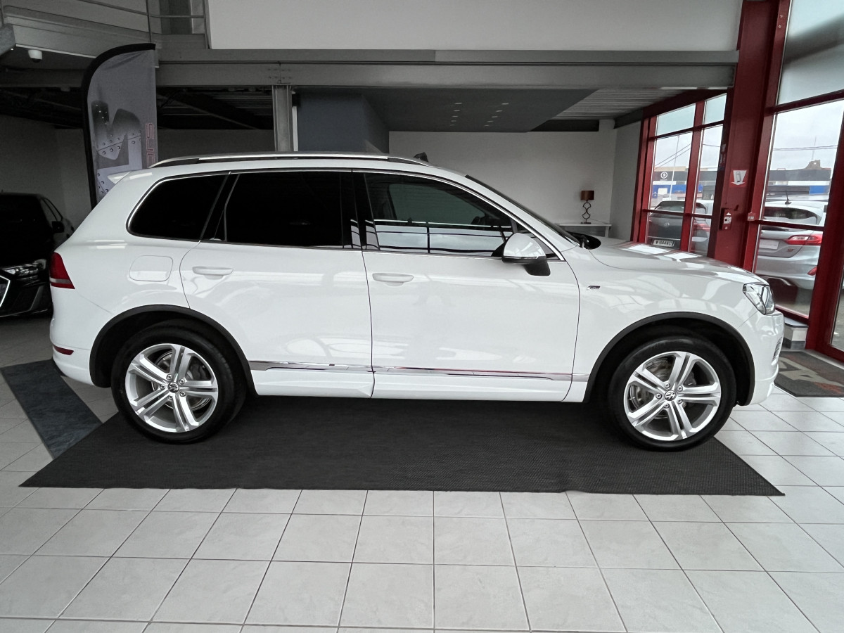 VOLKSWAGEN TOUAREG 3,0 V6 TDI 245 BVA8 FULL R-LINE EXCLUSIVE 4MOTION TOIT PANO GPS CAMERA ATTELACHE BI-XENON FULL OPTIONS EXCELLENT ETAT