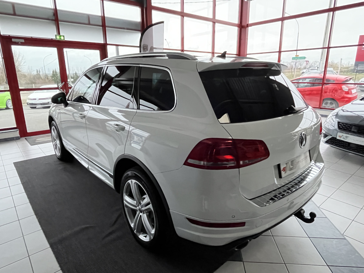 VOLKSWAGEN TOUAREG 3,0 V6 TDI 245 BVA8 FULL R-LINE EXCLUSIVE 4MOTION TOIT PANO GPS CAMERA ATTELACHE BI-XENON FULL OPTIONS EXCELLENT ETAT