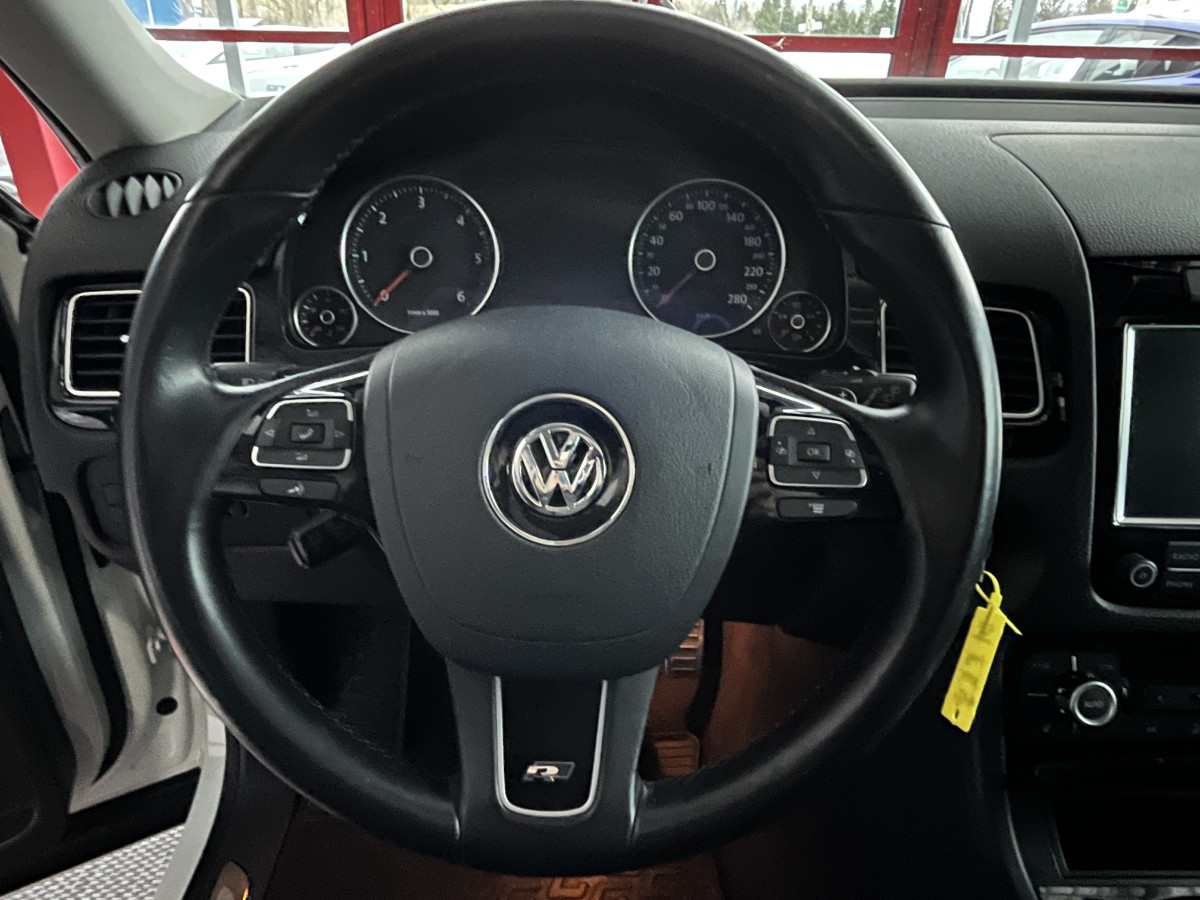 VOLKSWAGEN TOUAREG 3,0 V6 TDI 245 BVA8 FULL R-LINE EXCLUSIVE 4MOTION TOIT PANO GPS CAMERA ATTELACHE BI-XENON FULL OPTIONS EXCELLENT ETAT