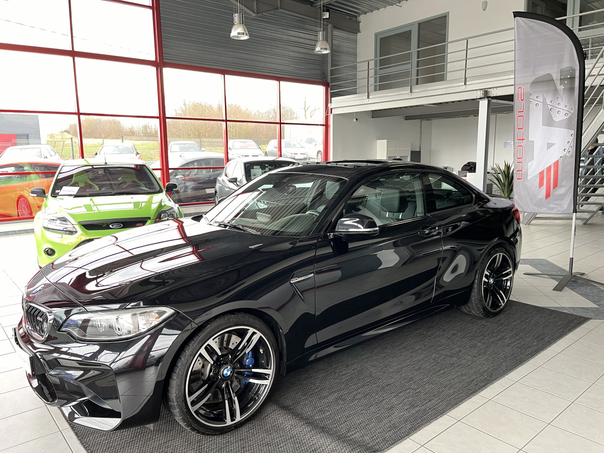 BMW M2 COUPE 3,0 370 DKG7 TOIT PANO OUVRANT  GPS CAMERA KEYLESS  BI-XENON FULL CUIR CARBON PAS DE MALUS EXCELLENT ETAT