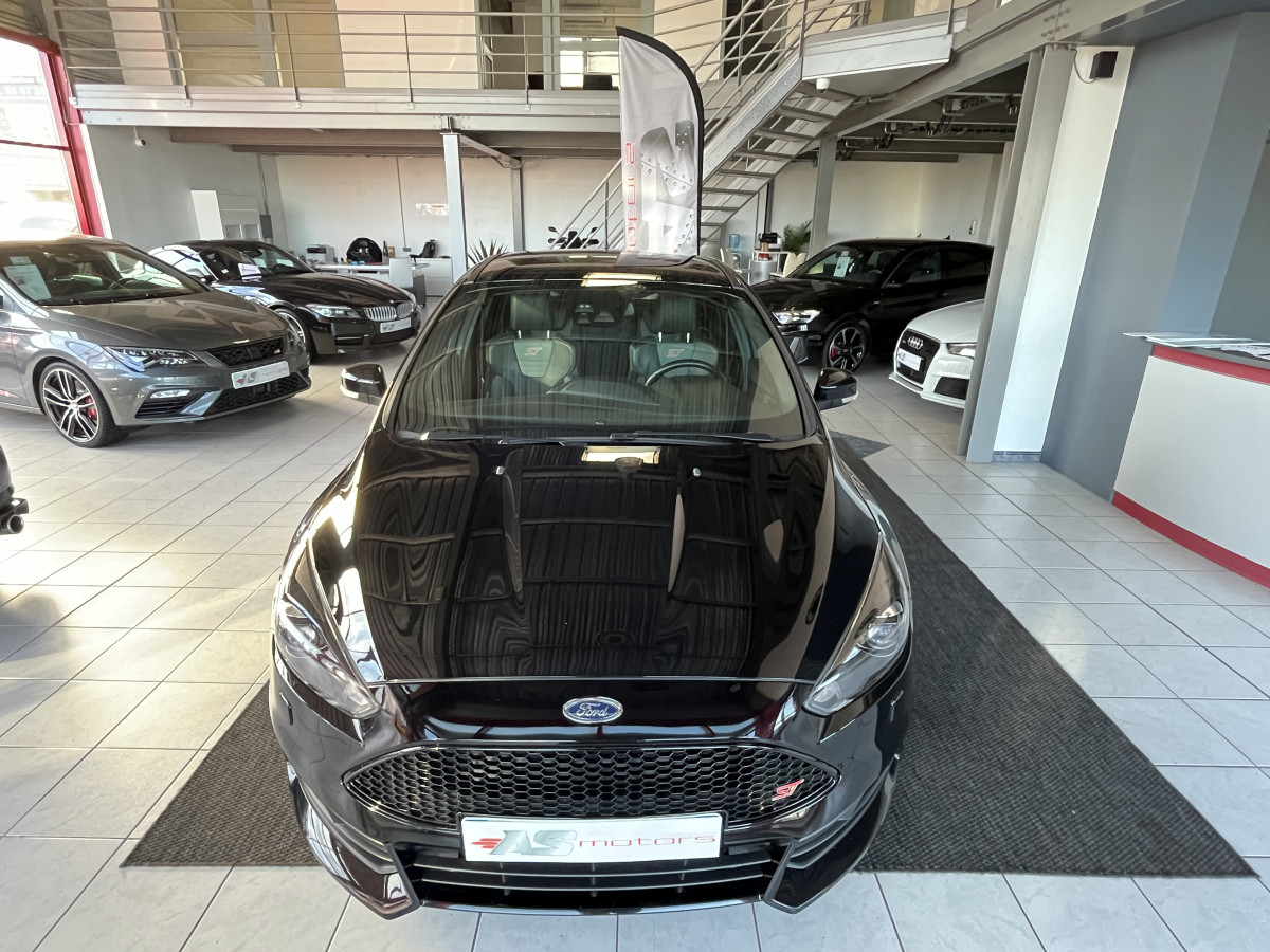 FORD FOCUS ST 2,0 250 PACK PERFORMANCE GPS  SONY  RECARO PACK HIVER BLUETOOTH BI-XENON FULL BLACK   EXCELLENT ETAT