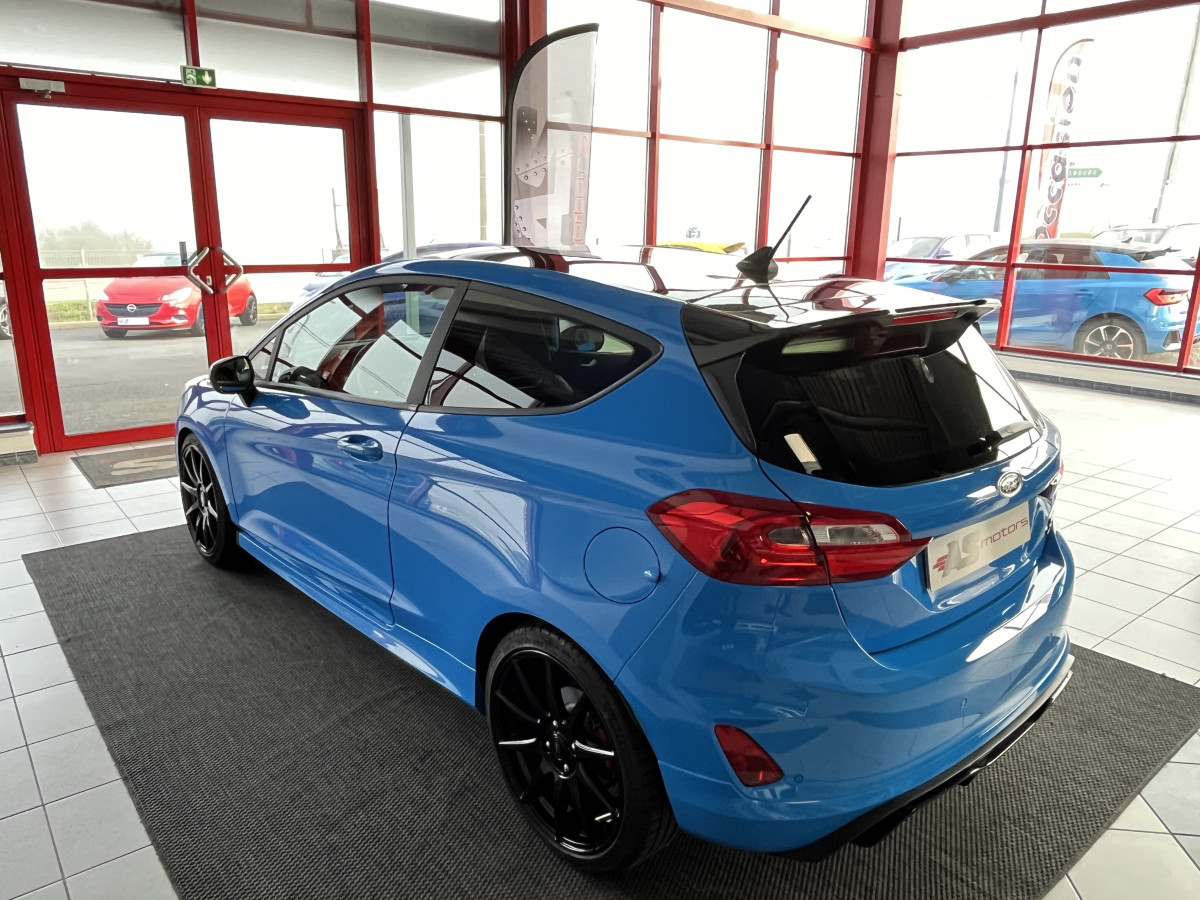 FORD FIESTA ST 1,5 200 EDITION LIMITED PACK PERF GPS CAMERA REGULATEUR HIFI B&O PACK HIVER FULL LED KEYLESS ETAT NEUF