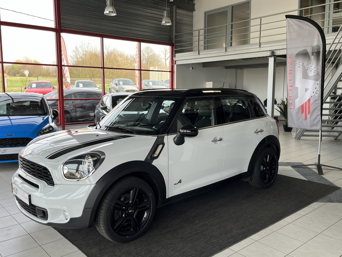 MINI COUNTRYMAN SD 2,0 143 ALL4 TOIT PANORAMIQUE OUVRANT GPS PARK ASSIST REGULATEUR DE VITESSE BI-XENON KEYLESS EXCELENT ETAT