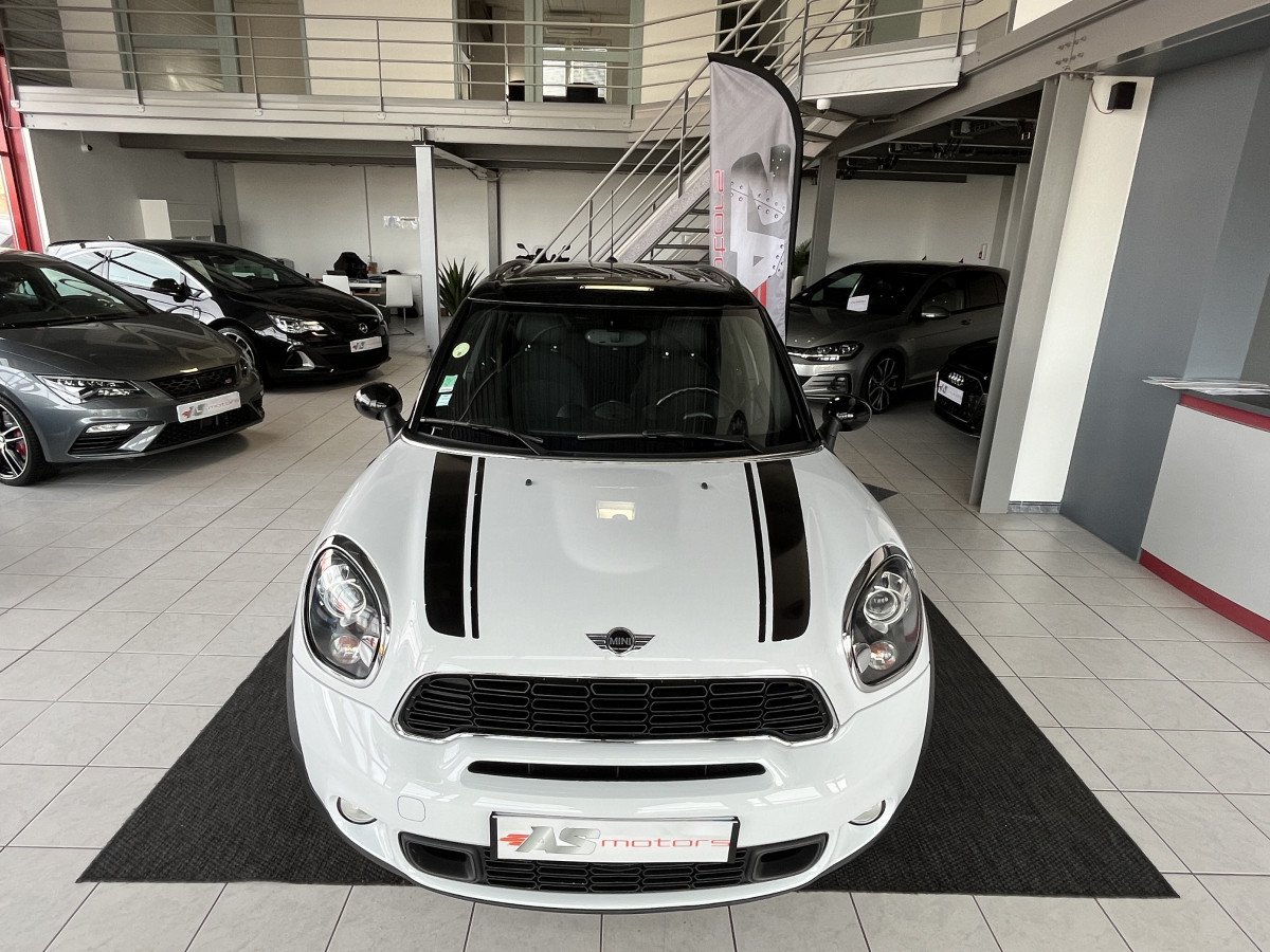 MINI COUNTRYMAN SD 2,0 143 ALL4 TOIT PANORAMIQUE OUVRANT GPS PARK ASSIST REGULATEUR DE VITESSE BI-XENON KEYLESS EXCELENT ETAT