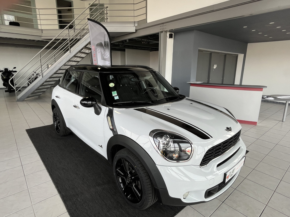 MINI COUNTRYMAN SD 2,0 143 ALL4 TOIT PANORAMIQUE OUVRANT GPS PARK ASSIST REGULATEUR DE VITESSE BI-XENON KEYLESS EXCELENT ETAT