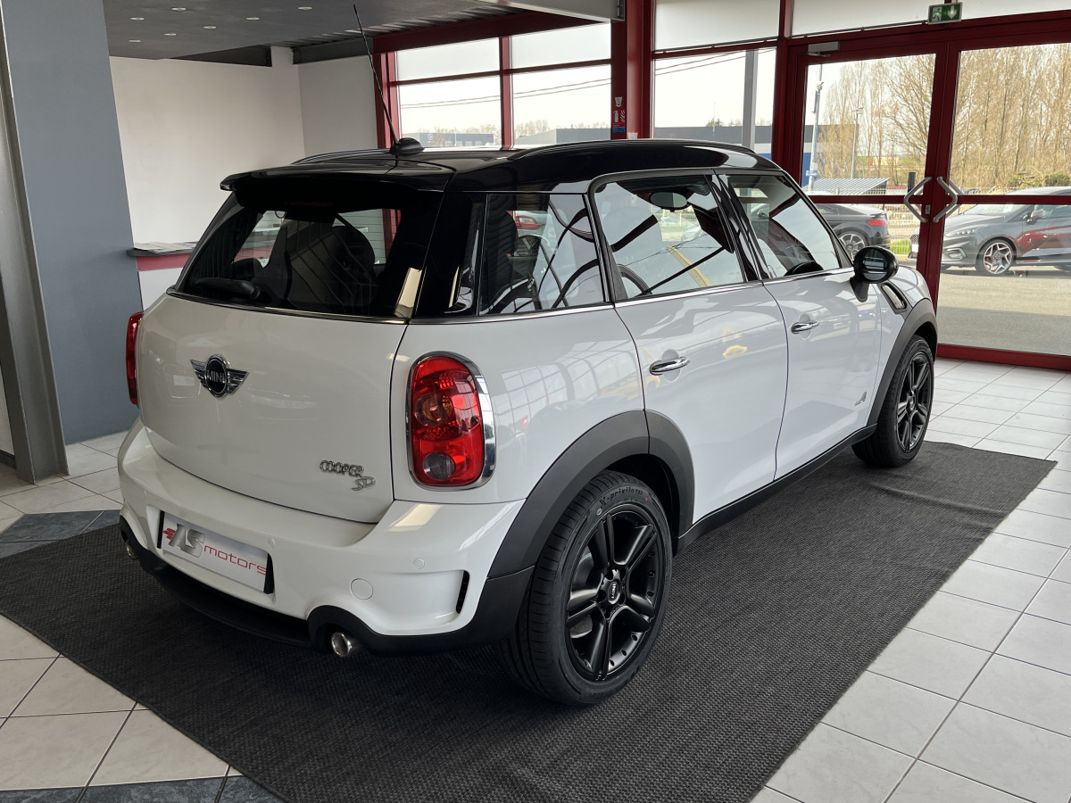 MINI COUNTRYMAN SD 2,0 143 ALL4 TOIT PANORAMIQUE OUVRANT GPS PARK ASSIST REGULATEUR DE VITESSE BI-XENON KEYLESS EXCELENT ETAT