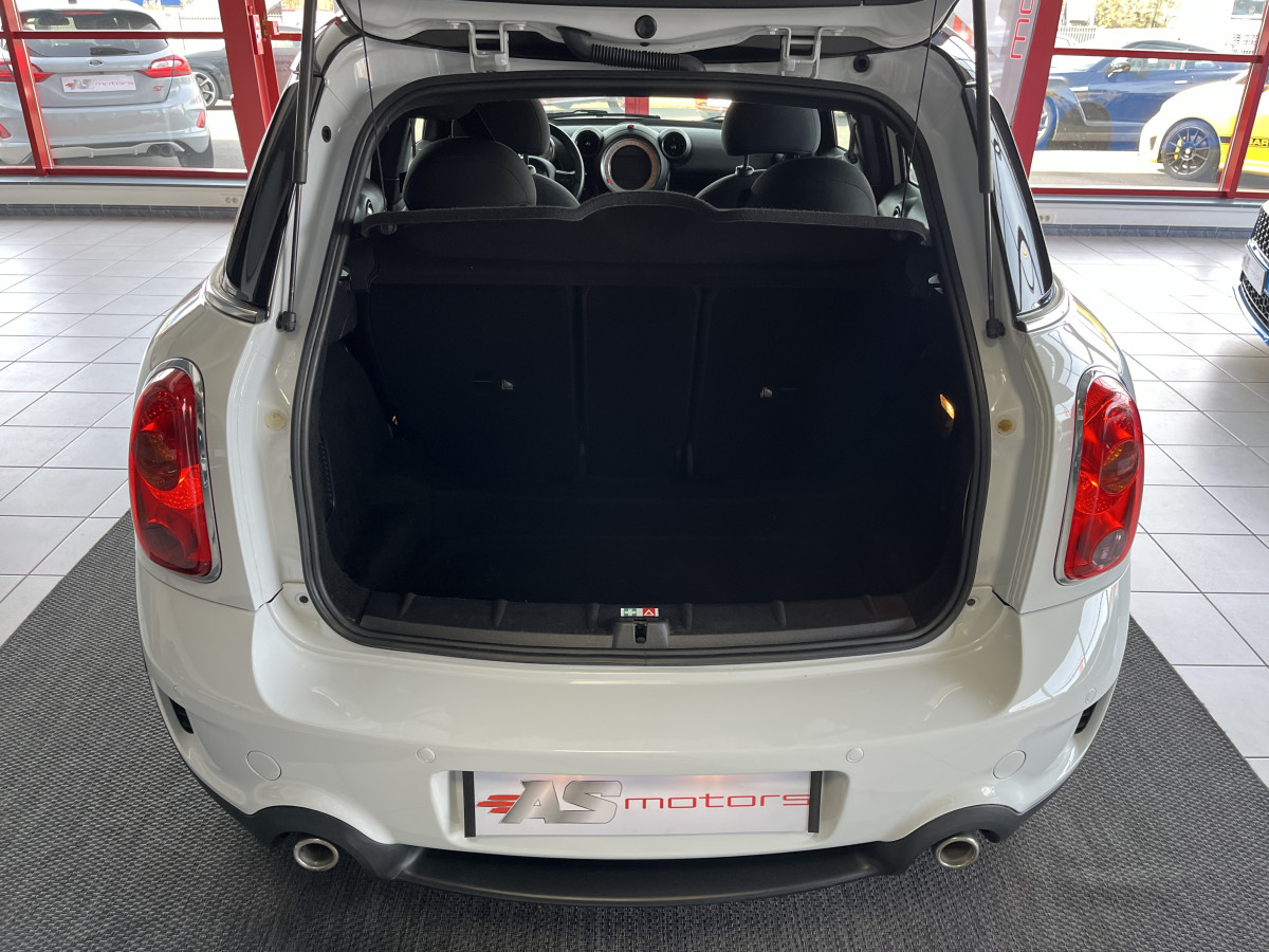 MINI COUNTRYMAN SD 2,0 143 ALL4 TOIT PANORAMIQUE OUVRANT GPS PARK ASSIST REGULATEUR DE VITESSE BI-XENON KEYLESS EXCELENT ETAT