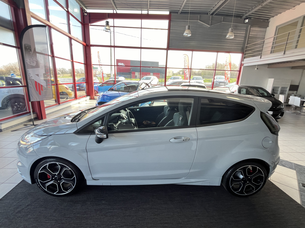 FORD FIESTA ST 1,6 200 EDITION LIMITED PACK PERF GPS CAMERA KEYLESS  REGULATEUR SONY BLUETOOTH EXCELLENT ETAT