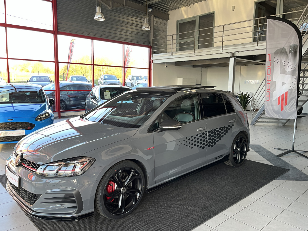 VOLKSWAGEN GOLF  7 TCR  2,0 TSI 290 DSG7  TOIT PANORAMIQUE GPS CAMERA APPLE CARPLAY DCC ACC FULL LED DYNAUDIO PARK PILOT KEYLESS DIGITAL COCKPIT  EXCELLENT ETAT