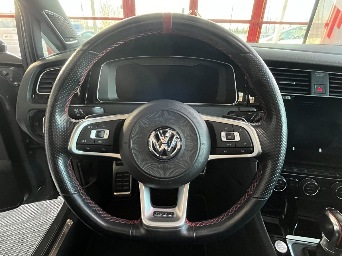 VOLKSWAGEN GOLF  7 TCR  2,0 TSI 290 DSG7  TOIT PANORAMIQUE GPS CAMERA APPLE CARPLAY DCC ACC FULL LED DYNAUDIO PARK PILOT KEYLESS DIGITAL COCKPIT  EXCELLENT ETAT