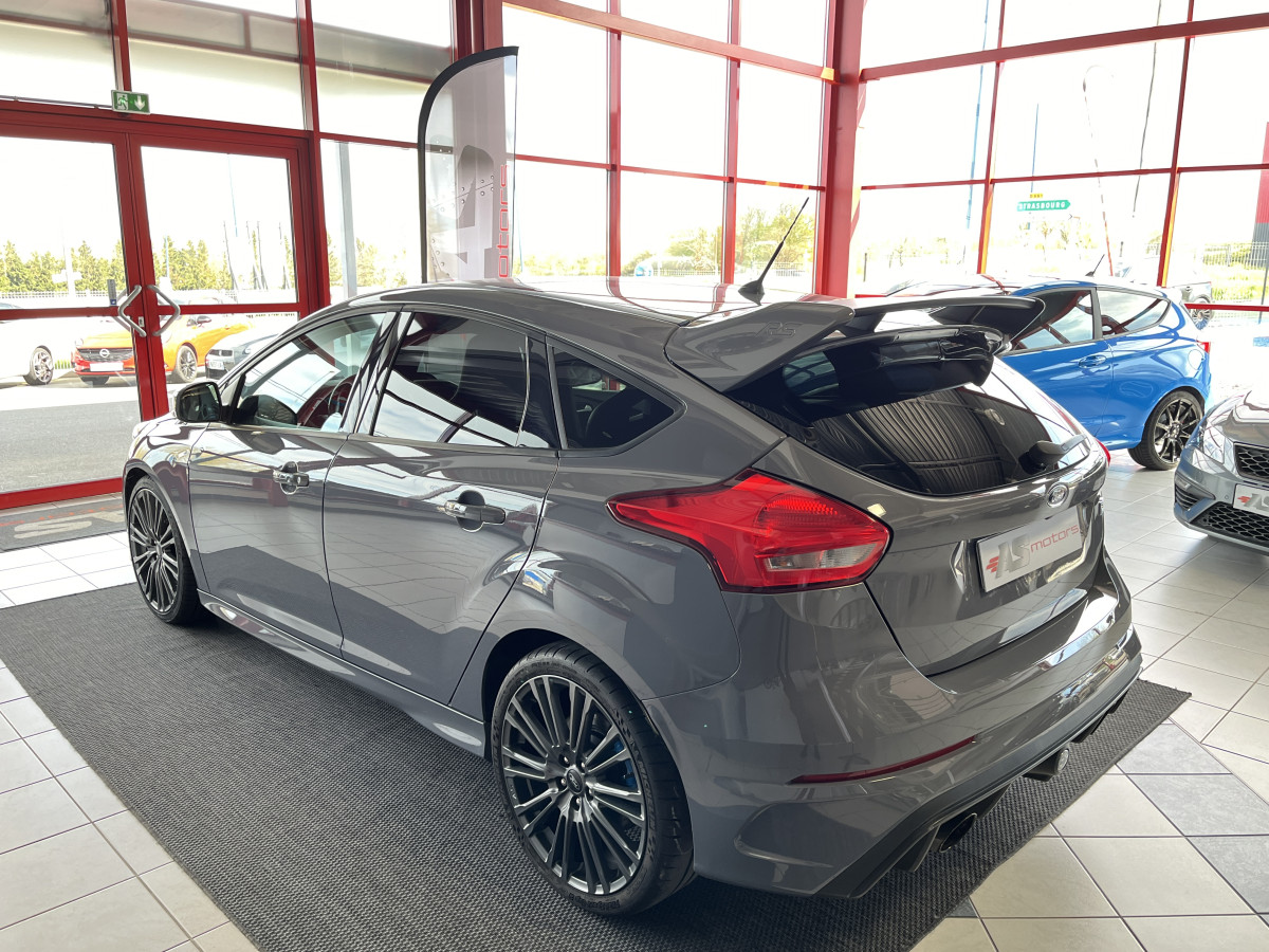 FORD FOCUS RS 2,3 350 4X4 GPS  CAMERA  HIFI SONY SIEGES RECARO  REGULATEUR LIMITEUR KEYLESS BI-XENON BREMBO  EXCELLENT ETAT