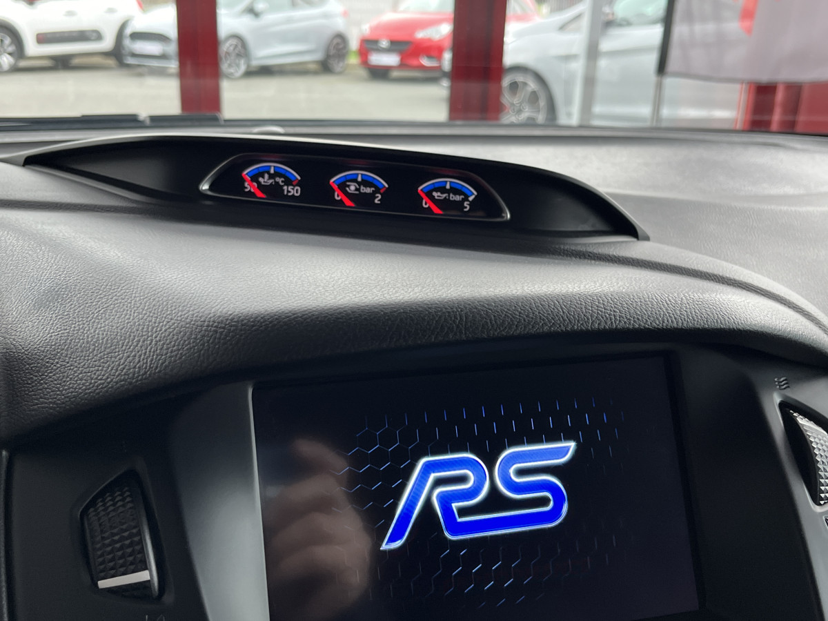 FORD FOCUS RS 2,3 350 4X4  GPS  CAMERA APPLE CARPLAY HIFI SONY KEYLESS  RECARO REGULATEUR LIMITEUR  FEUX BI-XENON PACK HIVER  EXCELLENT ETAT