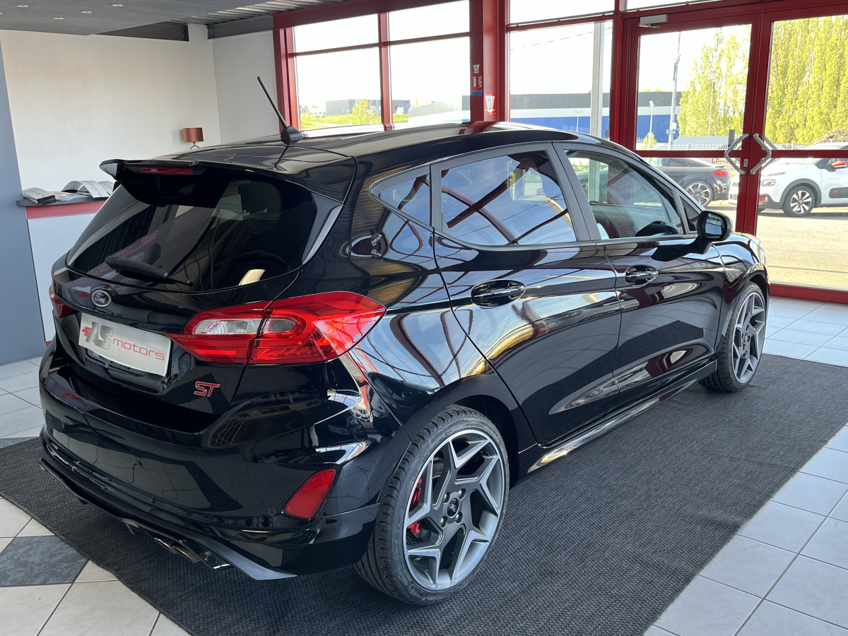 FORD FIESTA ST 1,5 200  APPLE CARPLAY FULL LED RECARO  KEYLESS BLUETOOTH LIMITEUR  REGULATEUR FULL BLACK  EXCELLENT ETAT