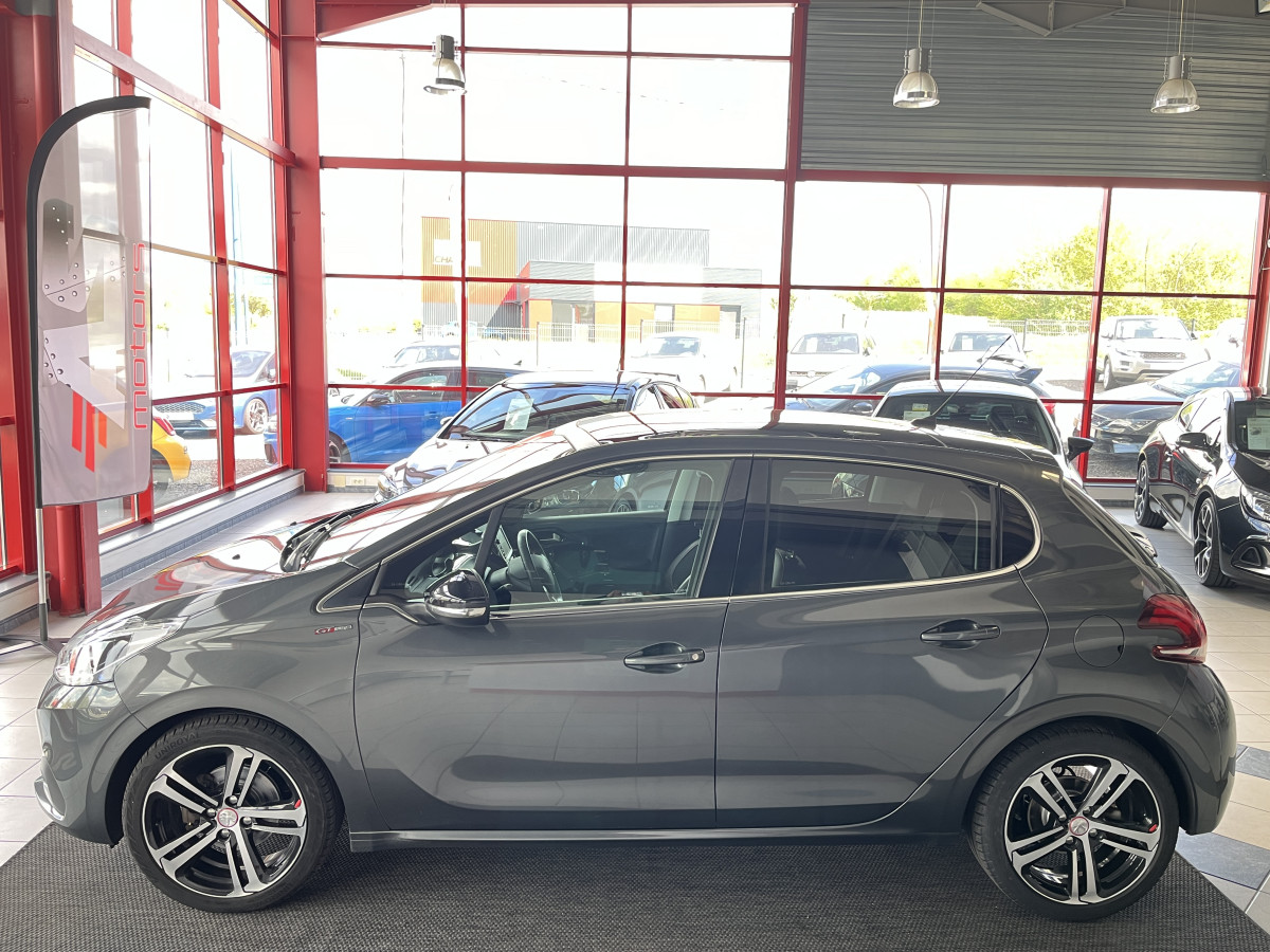 PEUGEOT 208 1,2 GT-LINE 110 TOIT PANORAMIQUE GPS REGULATEUR LIMITEUR BLUETOOTH  EXCELLENT ETAT