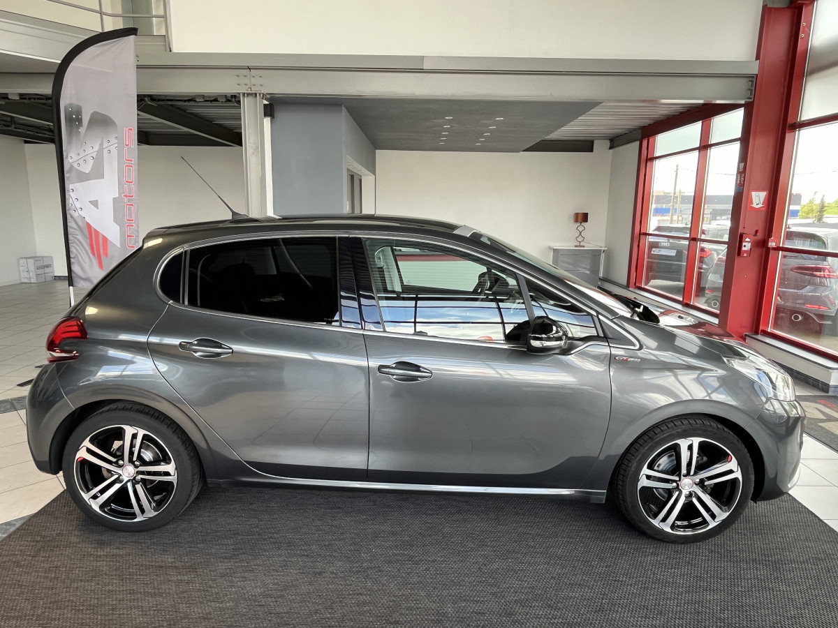 PEUGEOT 208 1,2 GT-LINE 110 TOIT PANORAMIQUE GPS REGULATEUR LIMITEUR BLUETOOTH  EXCELLENT ETAT