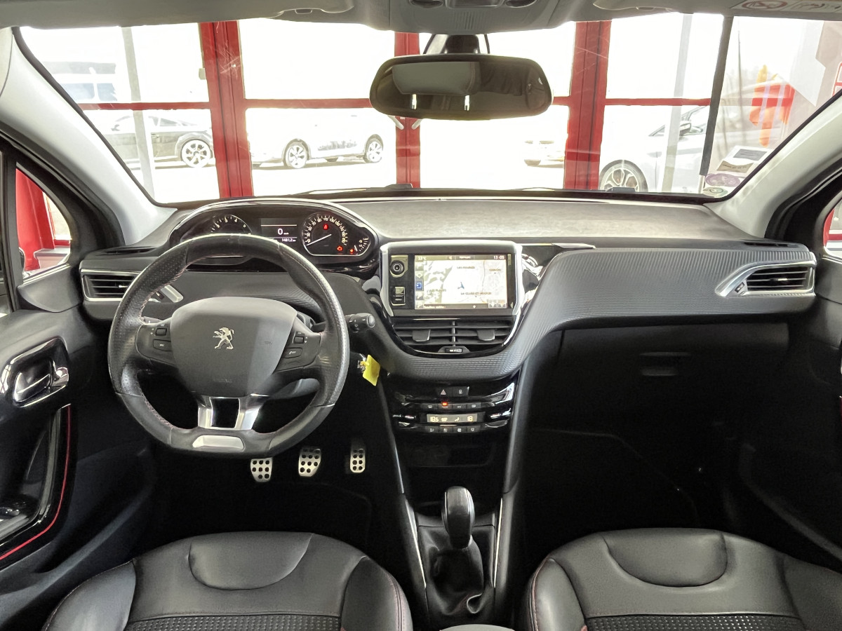 PEUGEOT 208 1,2 GT-LINE 110 TOIT PANORAMIQUE GPS REGULATEUR LIMITEUR BLUETOOTH  EXCELLENT ETAT