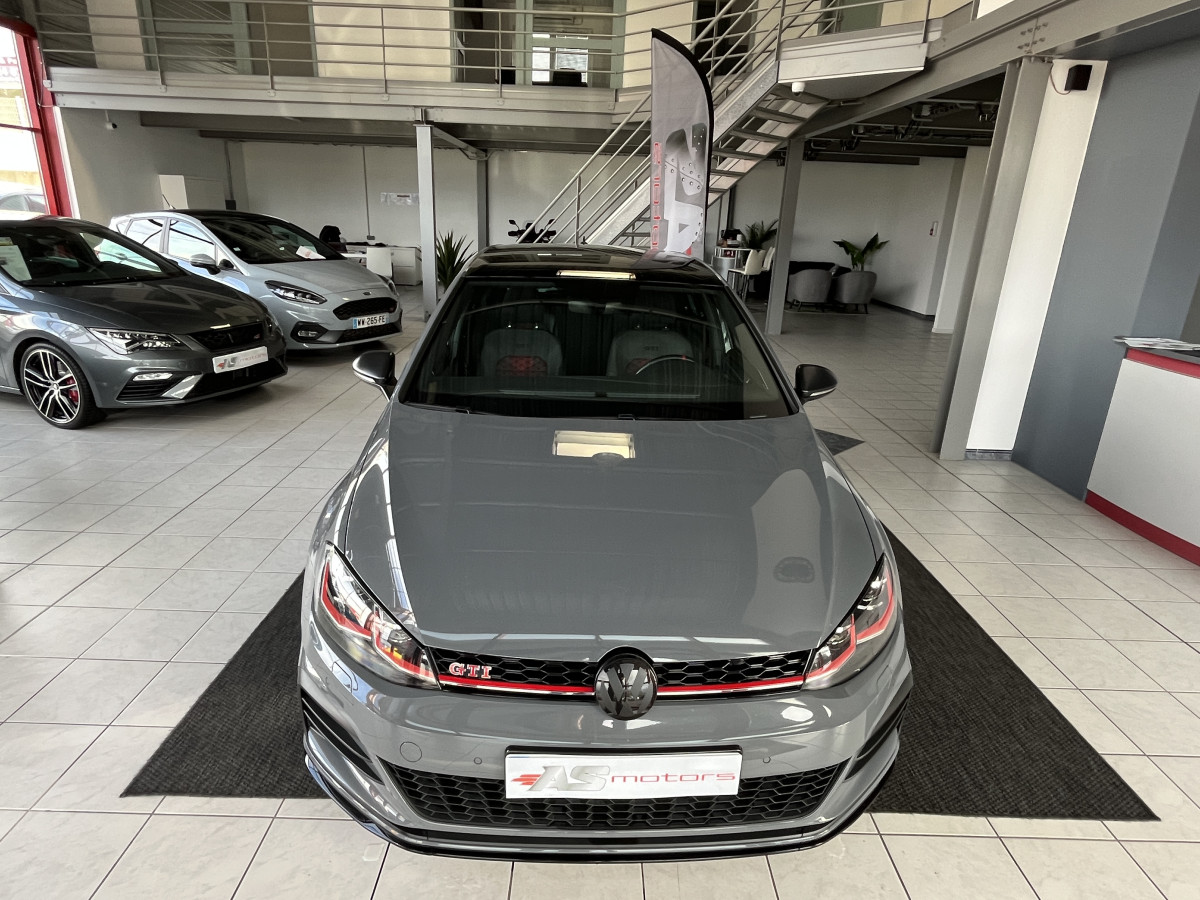 VOLKSWAGEN GOLF  7 TCR  2,0 TSI 290 DSG7 GPS CAMERA APPLE CARPLAY  ACC FULL LED  HIFI DYNAUDIO  DIGITAL COCKPIT POT AKRAPOVIC JANTES 19 EXCELLENT ETAT