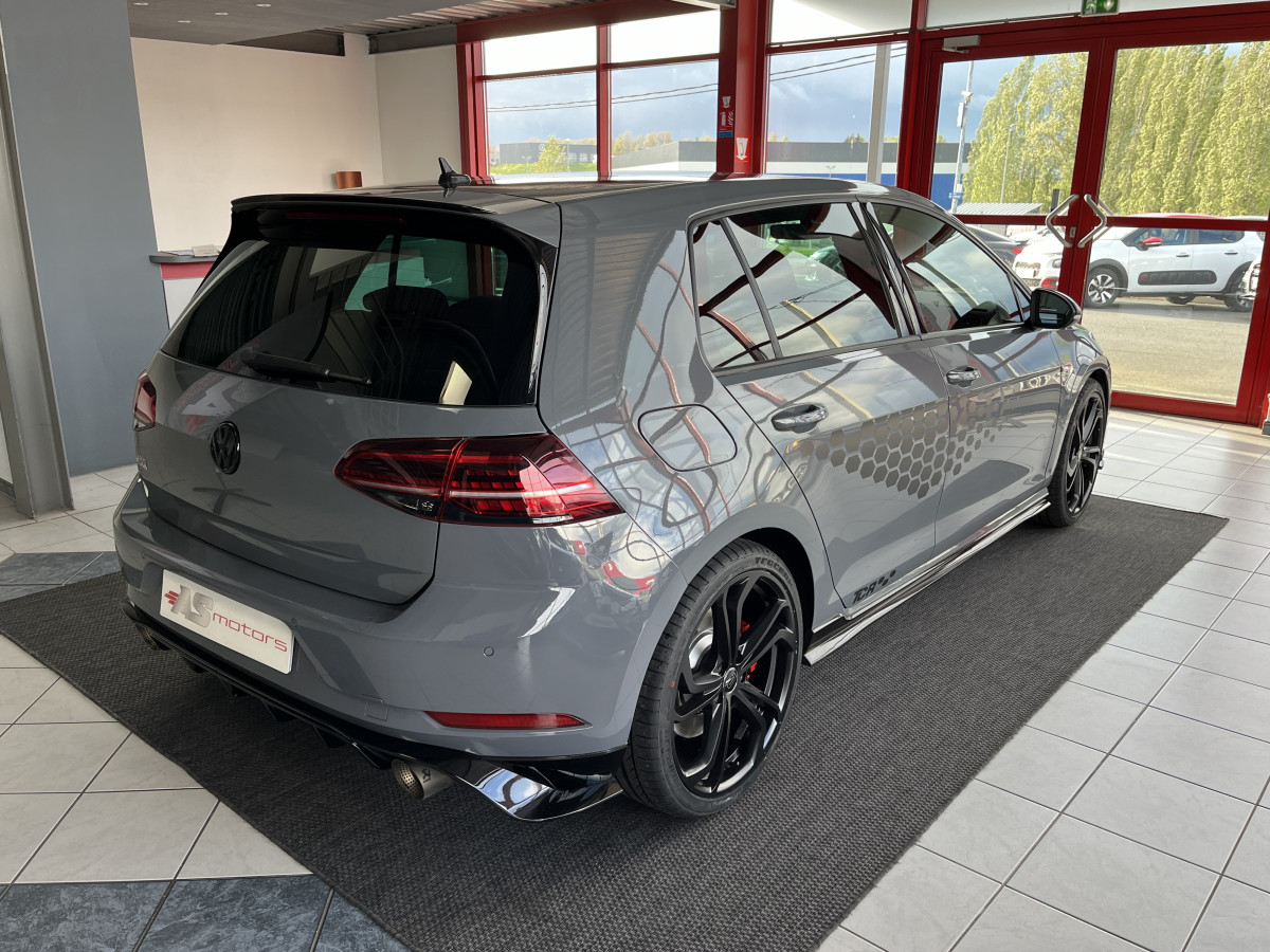 VOLKSWAGEN GOLF  7 TCR  2,0 TSI 290 DSG7 GPS CAMERA APPLE CARPLAY  ACC FULL LED  HIFI DYNAUDIO  DIGITAL COCKPIT POT AKRAPOVIC JANTES 19 EXCELLENT ETAT