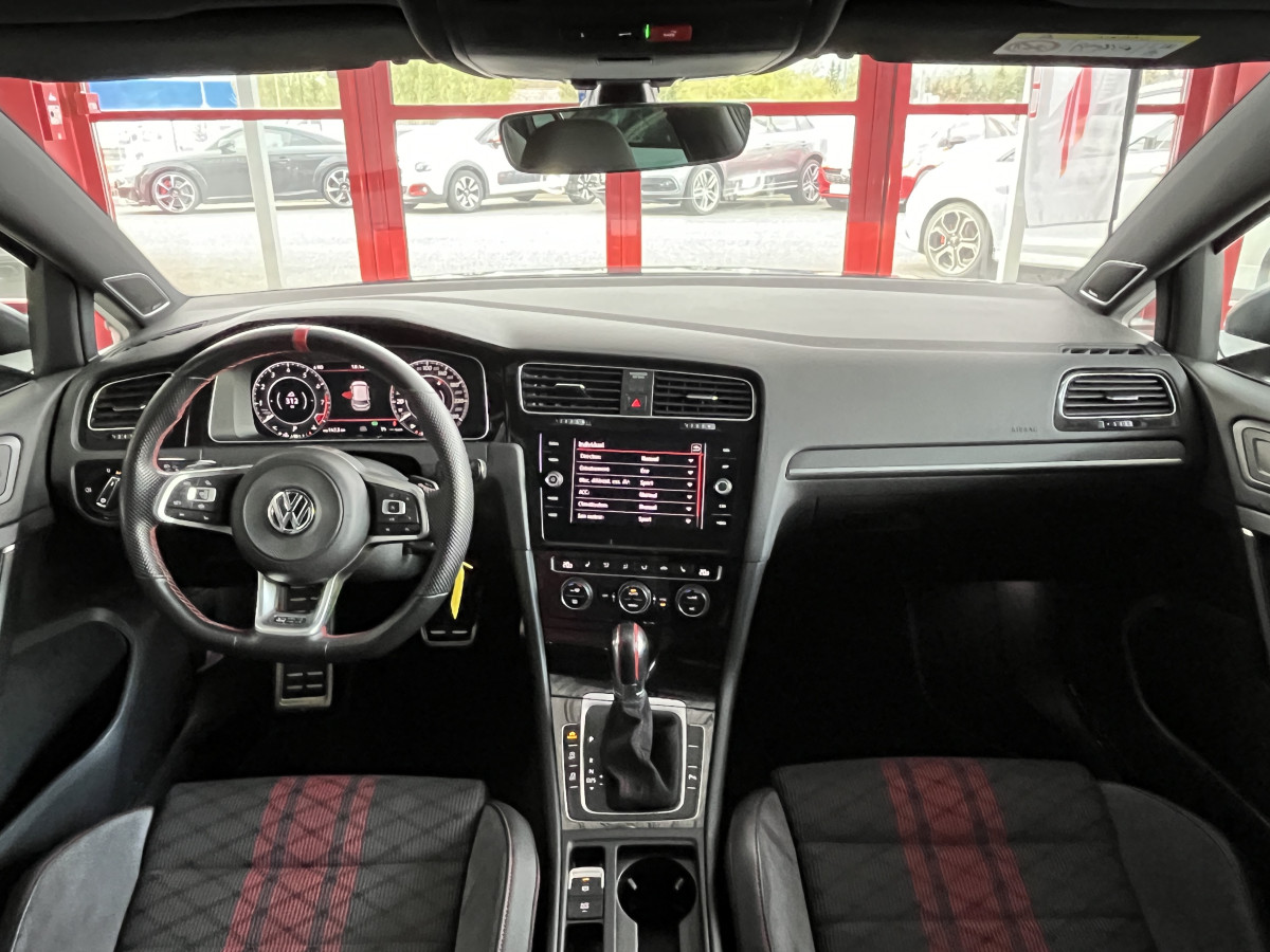 VOLKSWAGEN GOLF  7 TCR  2,0 TSI 290 DSG7 GPS CAMERA APPLE CARPLAY  ACC FULL LED  HIFI DYNAUDIO  DIGITAL COCKPIT POT AKRAPOVIC JANTES 19 EXCELLENT ETAT