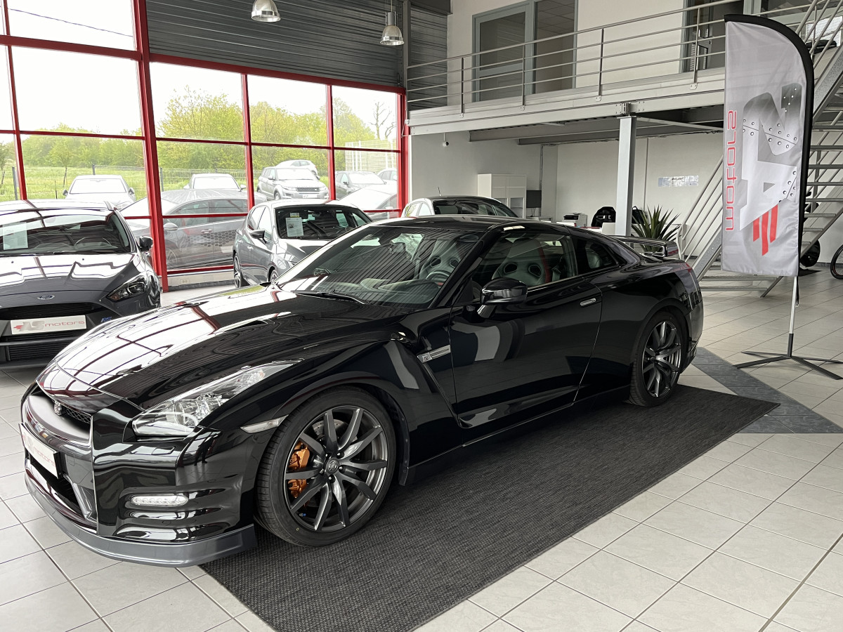 NISSAN GT-R 3,8 V6 550 BVA BLACK EDITION GPS CAMERA HIFI BOSE  KEYLESS BI-XENON RECARO  ETAT COLLECTOR